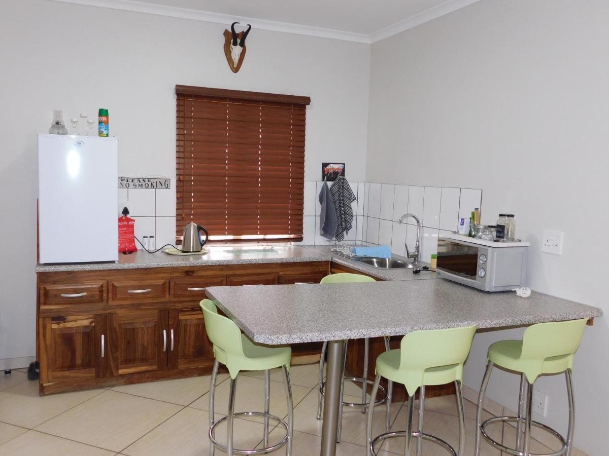 Hotel Meteorite Rest Camp Grootfontein Exterior foto